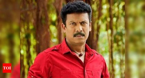 Samuthirakani to play a villain in Allu Arjun’s Telugu movie